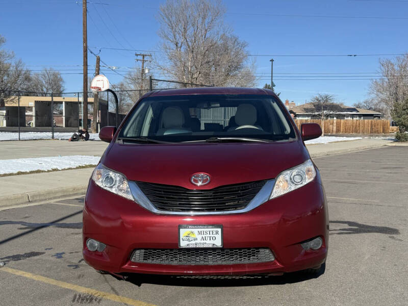 2012 Toyota Sienna Base 7-Passenger