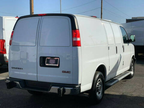 2022 GMC Savana 2500