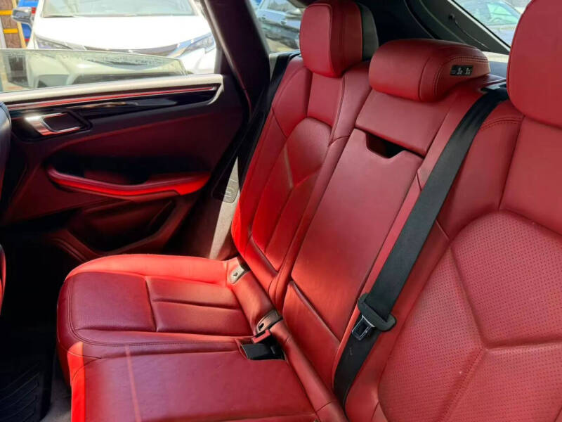 2020 Porsche Macan