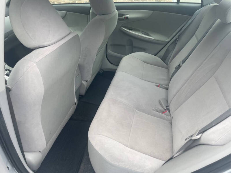 2011 Toyota Corolla LE