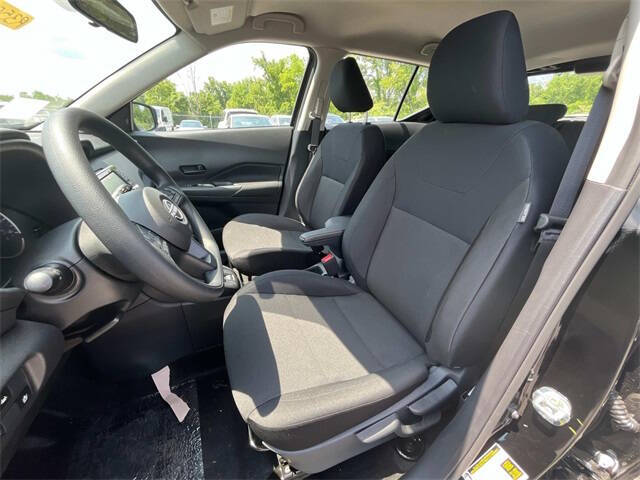 2025 Nissan Kicks Play S