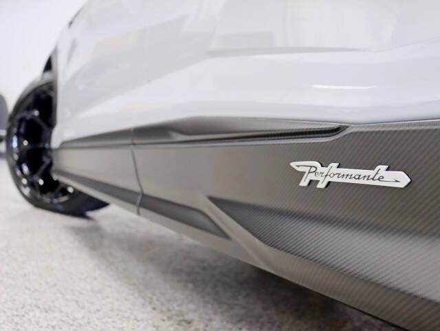 2023 Lamborghini Urus Performante