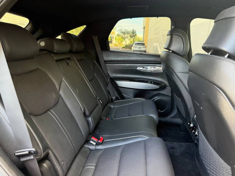 2024 Genesis GV70 2.5T Standard