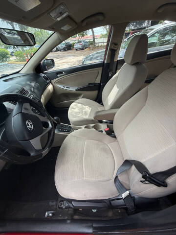 2017 Hyundai Accent SE