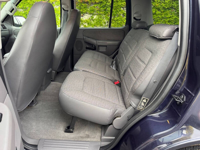 2002 Ford Explorer XLS