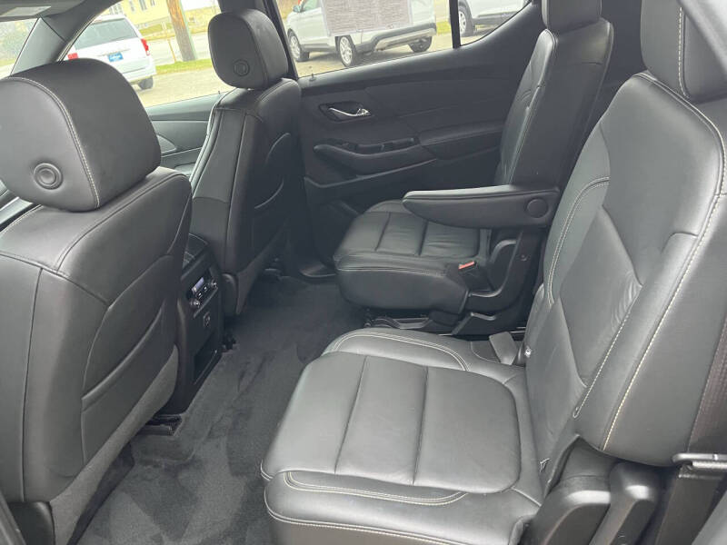 2022 Chevrolet Traverse LT Leather