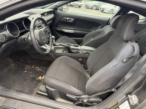 2015 Ford Mustang V6