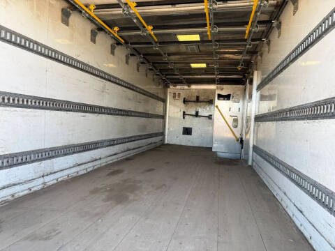 2013 Freightliner M2 106