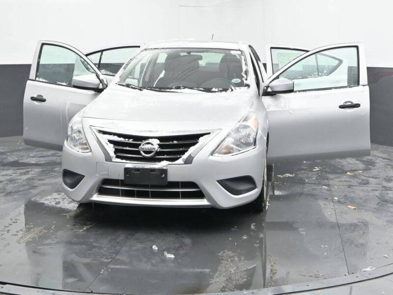 2019 Nissan Versa S Plus