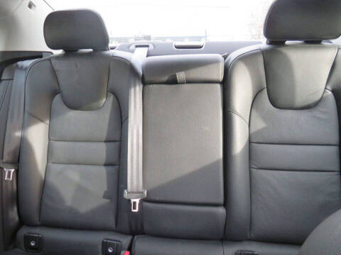 2024 Volvo S60 B5 Plus Dark Theme