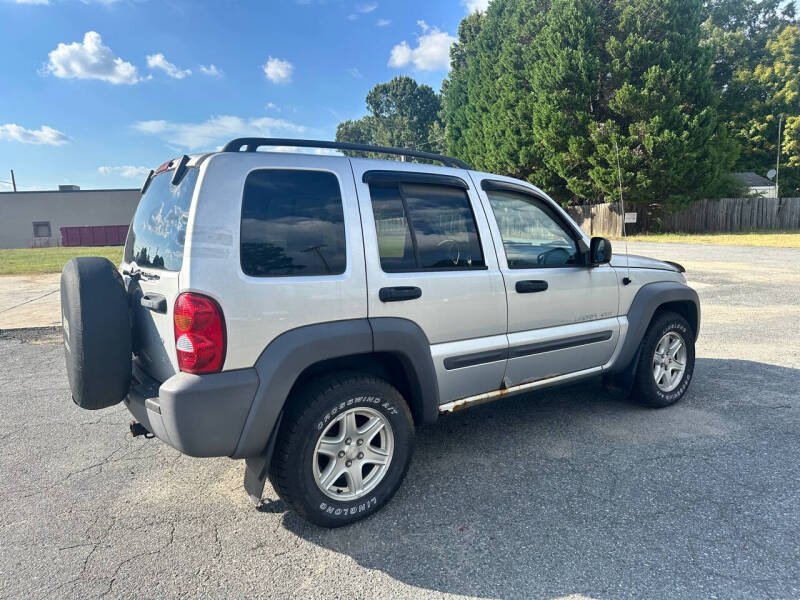 2003 Jeep Liberty null photo 4