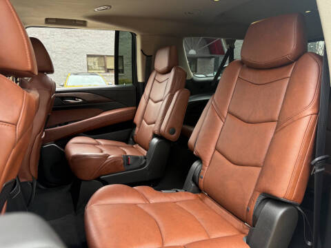2018 Cadillac Escalade ESV Luxury