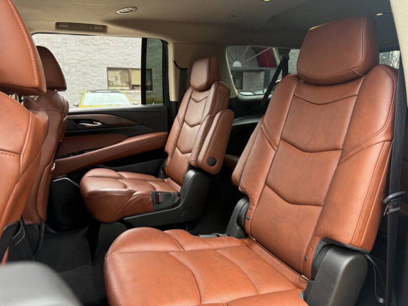 2018 Cadillac Escalade ESV Luxury