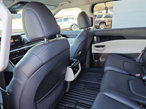 2024 Kia Carnival EX