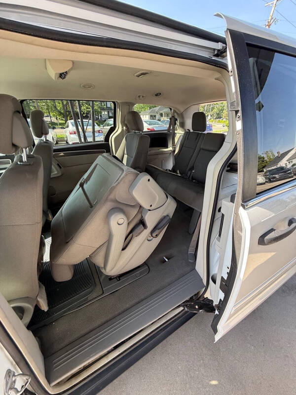 2013 Volkswagen Routan S