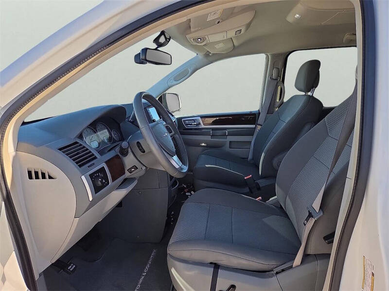 2010 Chrysler Town and Country Touring