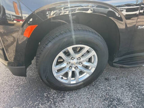 2024 Chevrolet Suburban LT