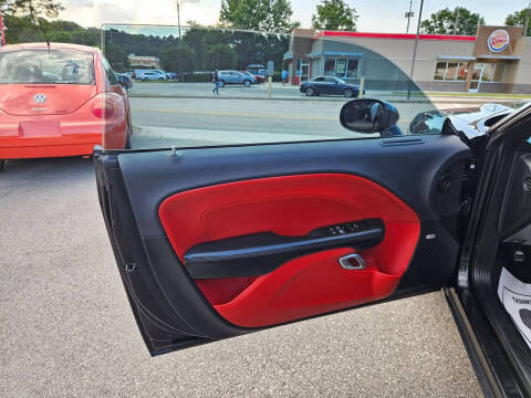 2015 Dodge Challenger SXT Plus