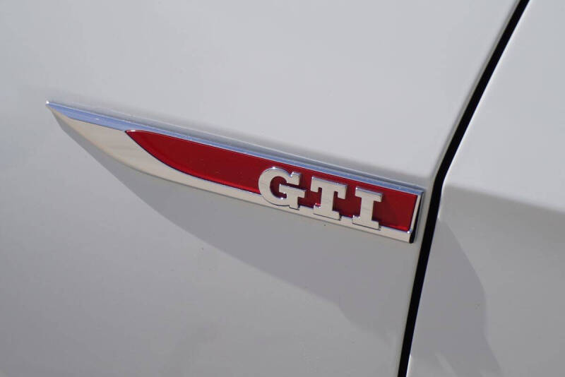 2019 Volkswagen Golf GTI SE