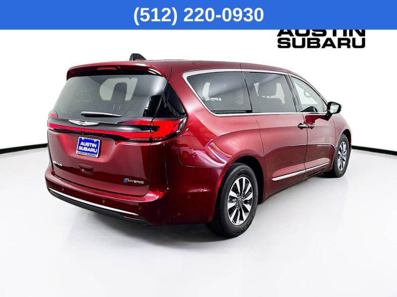 2023 Chrysler Pacifica Plug-In Hybrid Limited