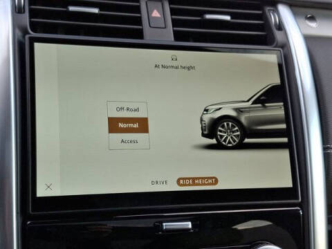 2025 Land Rover Discovery P360 Dynamic SE