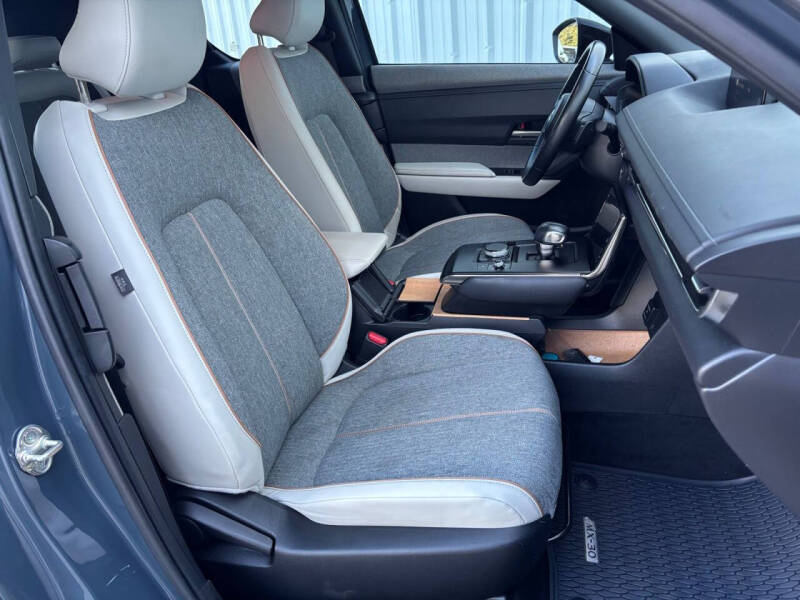 2022 Mazda MX-30 EV Premium Plus