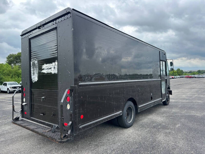 2009 Freightliner MT55 Chassis