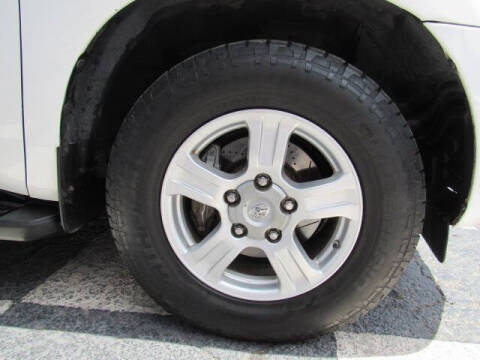 2013 Toyota Sequoia SR5