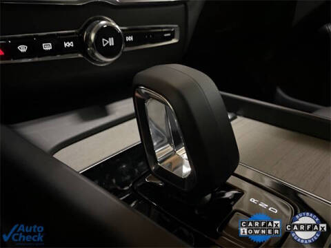 2025 Volvo XC60 B5 Plus Dark Theme