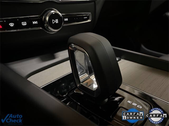 2025 Volvo XC60 B5 Plus Dark Theme