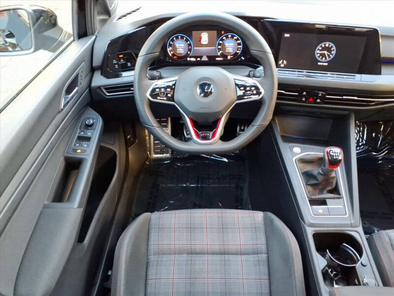2022 Volkswagen Golf GTI SE