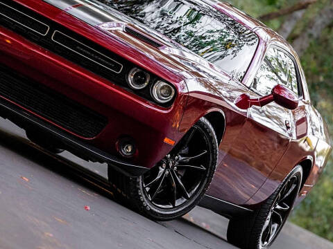 2018 Dodge Challenger SXT Plus