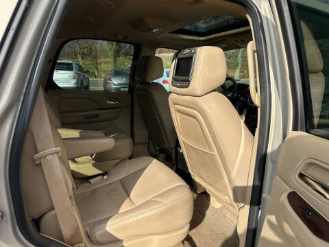 2012 Cadillac Escalade Luxury