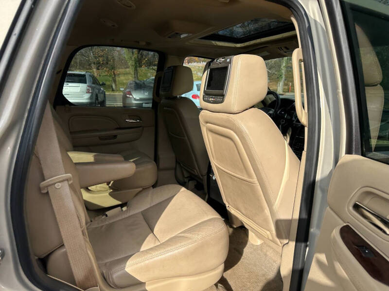 2012 Cadillac Escalade Luxury