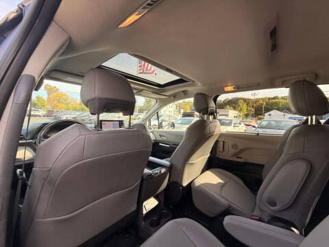 2022 Toyota Sienna XLE 7-Passenger