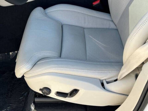 2023 Volvo XC90 Recharge T8 Ultimate Bright Theme 6P