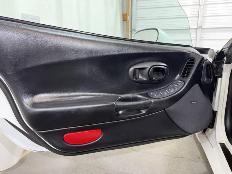 2004 Chevrolet Corvette