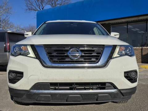 2018 Nissan Pathfinder for sale at R Tony Auto Sales in Clinton Township MI