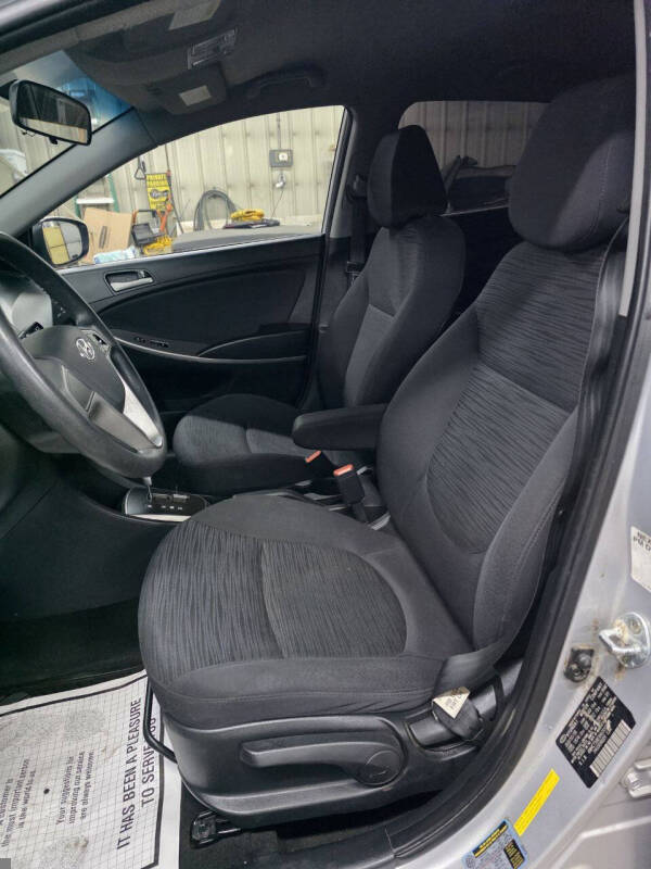 2017 Hyundai Accent SE