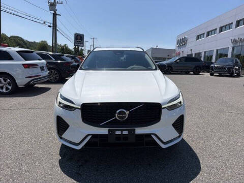 2025 Volvo XC60 B5 Plus Dark Theme