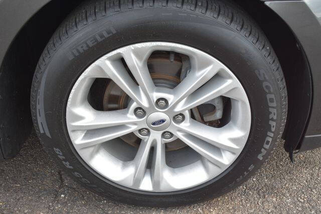 2017 Ford Taurus SEL