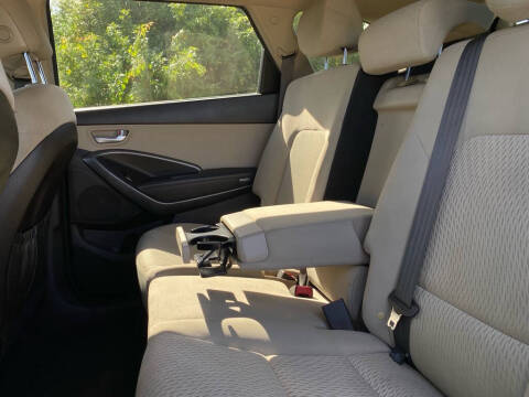 2017 Hyundai Santa Fe SE