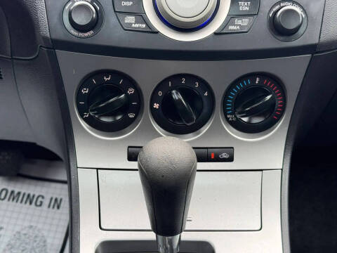 2011 Mazda MAZDA3 i Touring