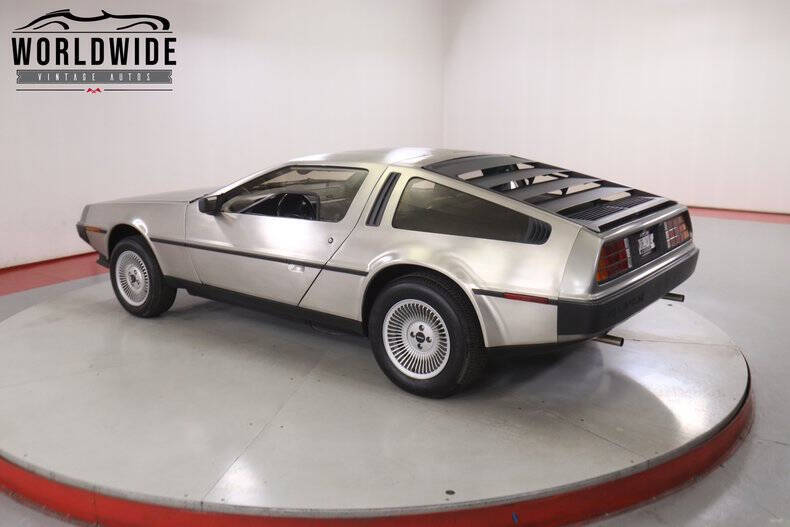 1981 DeLorean DMC-12