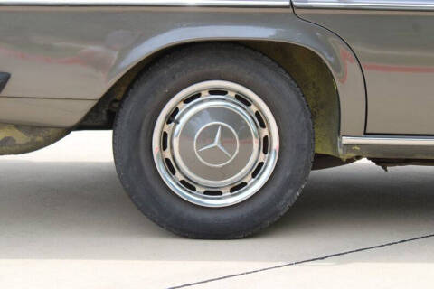 1976 Mercedes-Benz 300-Class