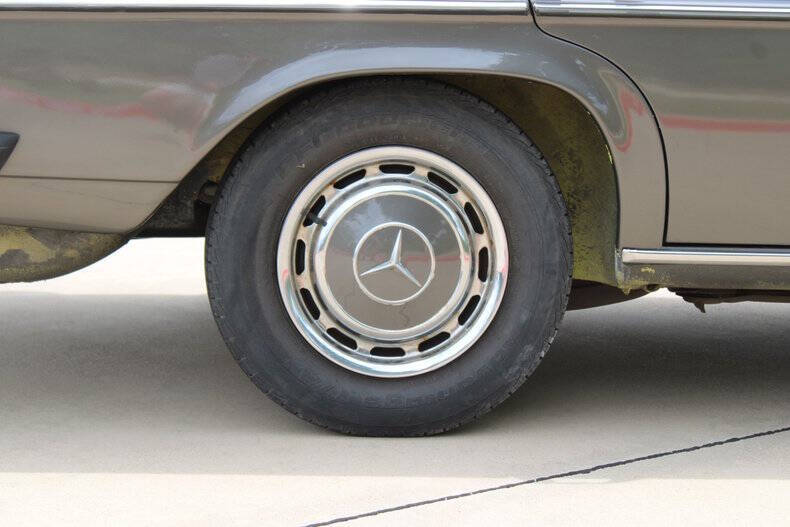 1976 Mercedes-Benz 300-Class