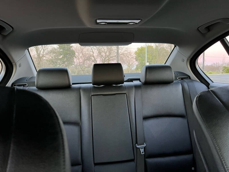 2011 BMW 5 Series 528i