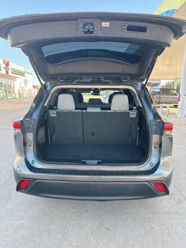 2022 Toyota Highlander L