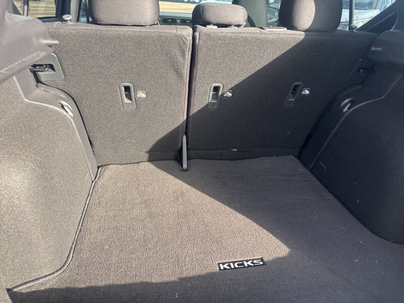 2023 Nissan Kicks SV