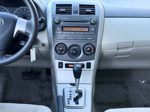 2011 Toyota Corolla LE